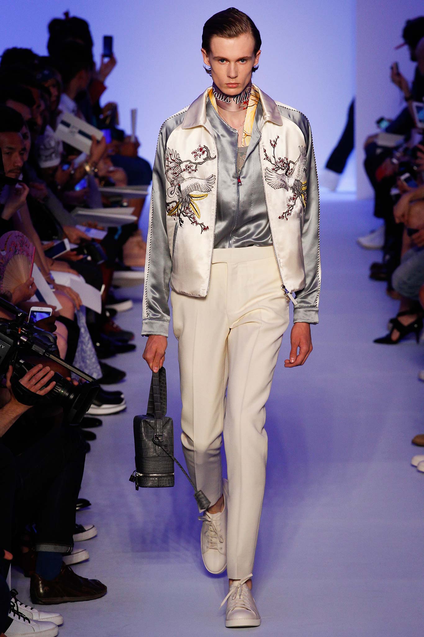 Louis-Vuitton-Menswear-SS-2016-Paris-37