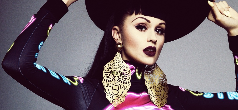 Viktoria-Modesta-by-Louie-Banks