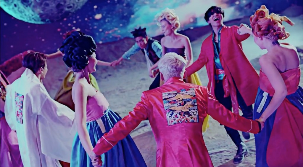 #BAEBAE から学ぶ #FASHION 特集♡ RAF SIMONSのリュックは入手困難な予感。 #BIGBANGisBack