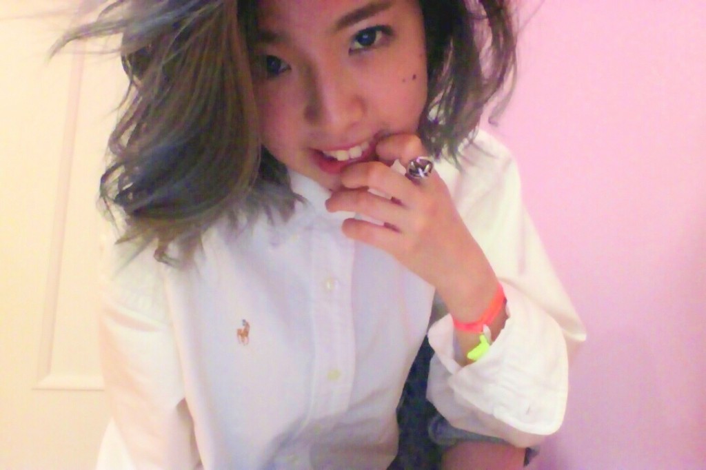 DENIM × NEONカラーのアイテムをワンポイントでプラス、そんな最近のブーム。 #ALAND #streetfashion