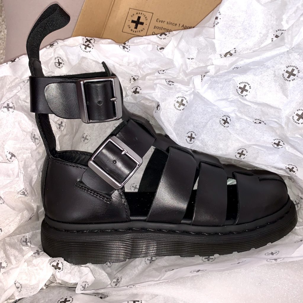 夏に向けて #DrMartens のサンダルをGET！ #LONDON に行ったら必ずマーチンを買うべき理由。  #SHOPPING