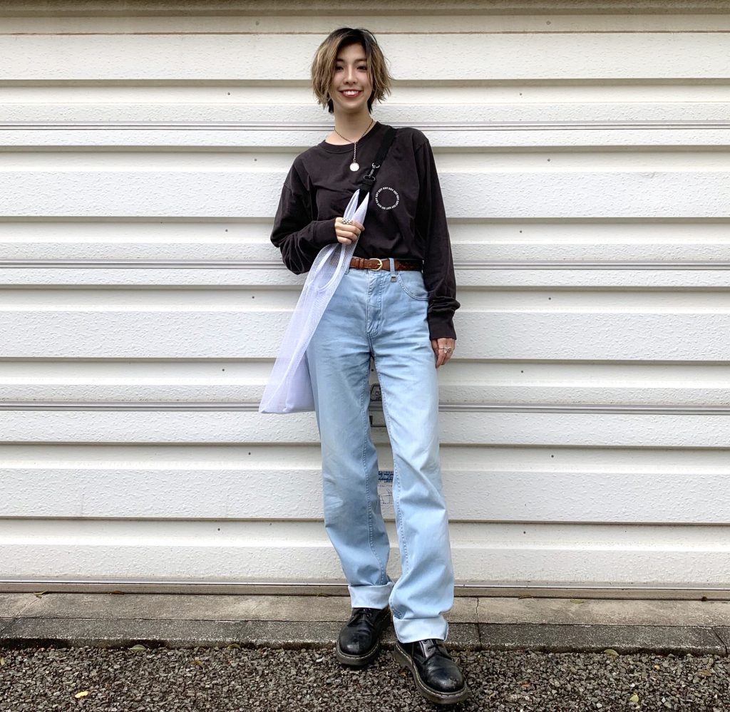 春にしたいデニム×ロンTのシンプルコーデ♡ポイントは太めのメンズのデニム。 #YSL #EdieTokyo