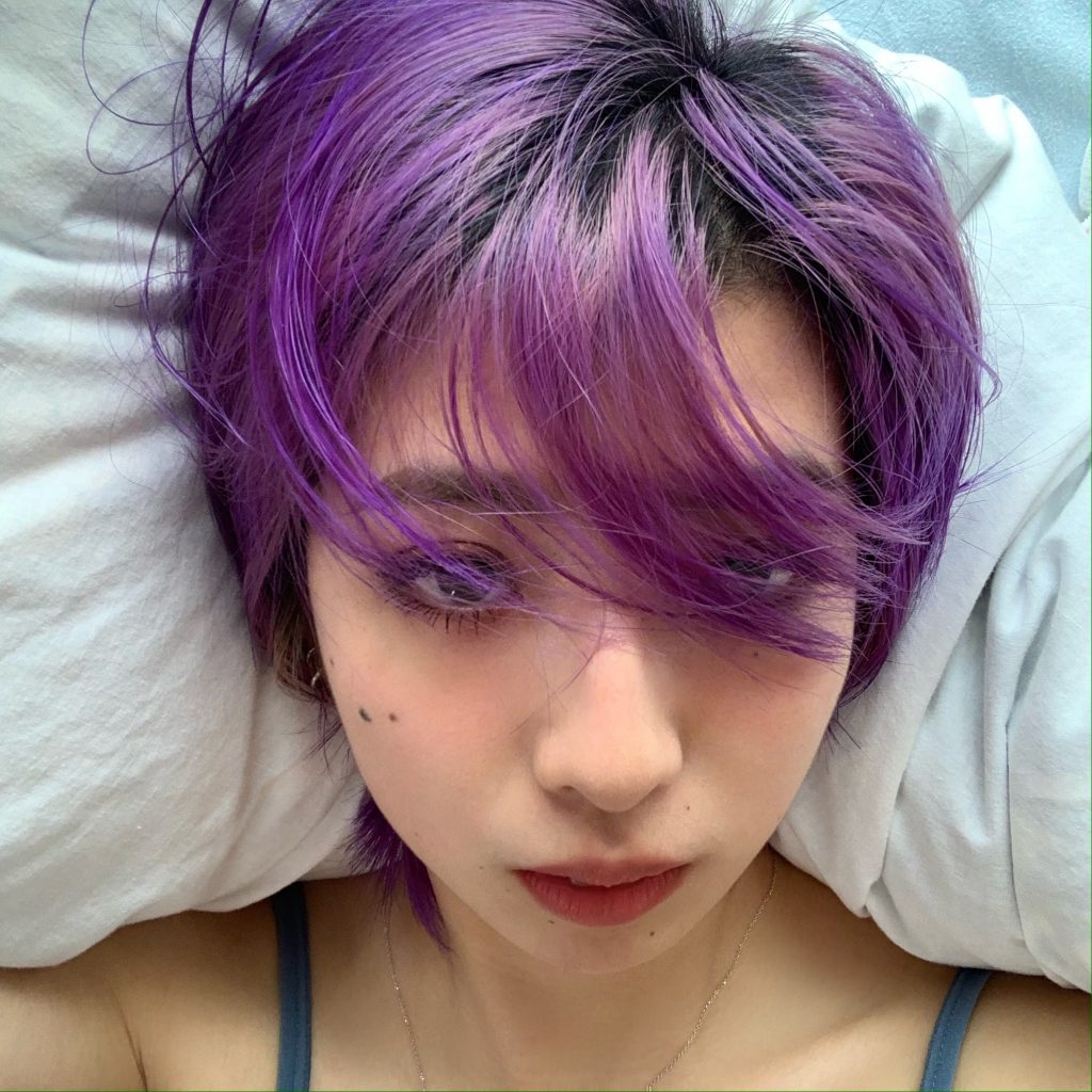 #MANICPANIC を使って自宅で髪をパープルに！美容院に行けない今こそ、セルフヘアカラーでイメチェンしてみては♡？ #HAIRCOLOR #VEGAN
