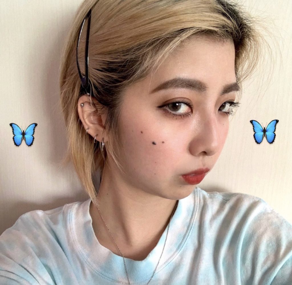 美容院になかなか行けずに髪が扱いづらくなった時の、超簡単ヘアアレンジ。 〜オススメのヘアピンを添えて〜