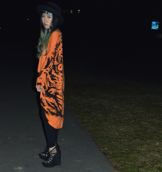 インパクトのあるオレンジカラーTopsをメインに No.5 #OOTD QUEEN