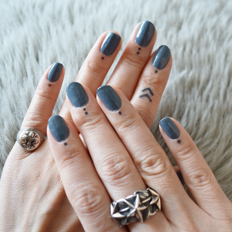 シンプルネイル×ジャグアタトゥー。南米フルーツを使用した消えるボディアート