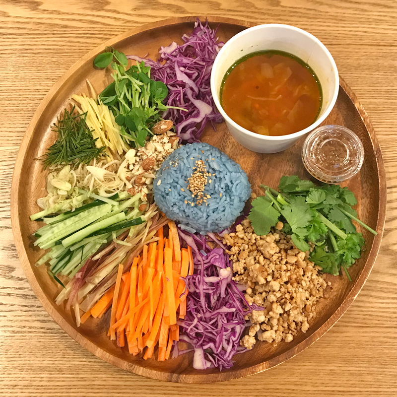 ハーブ香る爽やかなライスサラダ・カオヤムに夢中。#タイ料理 #ヴィーガン