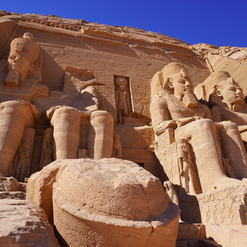 エジプトの果てにある世界遺産の原点の地【アブ・シンベル神殿】旅行記