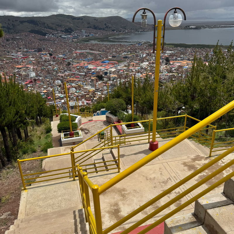 ペルー・チチカカ湖が一望できる【プーノ】コンドルの丘
