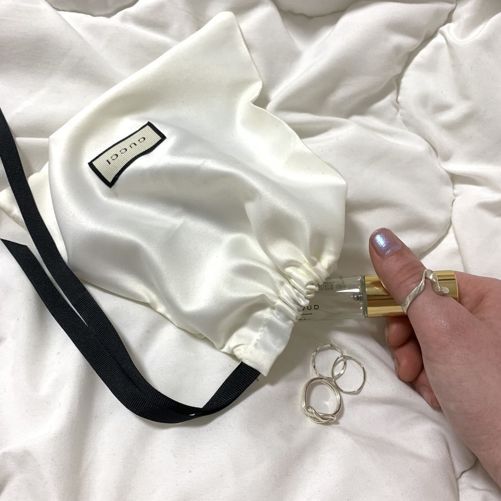 化粧ポーチがかさばる問題。巾着ポーチがおすすめ♡