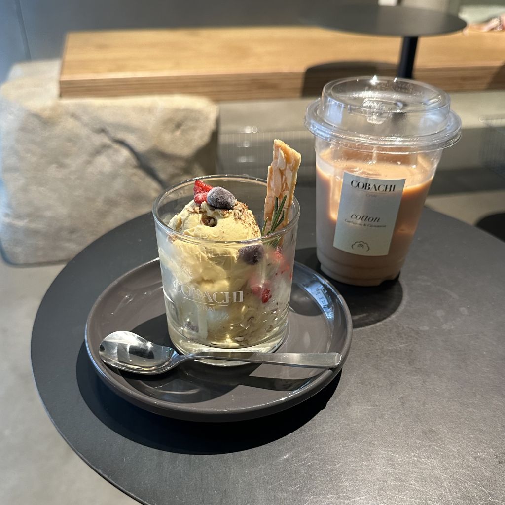 無機質空間のチャイ専門店