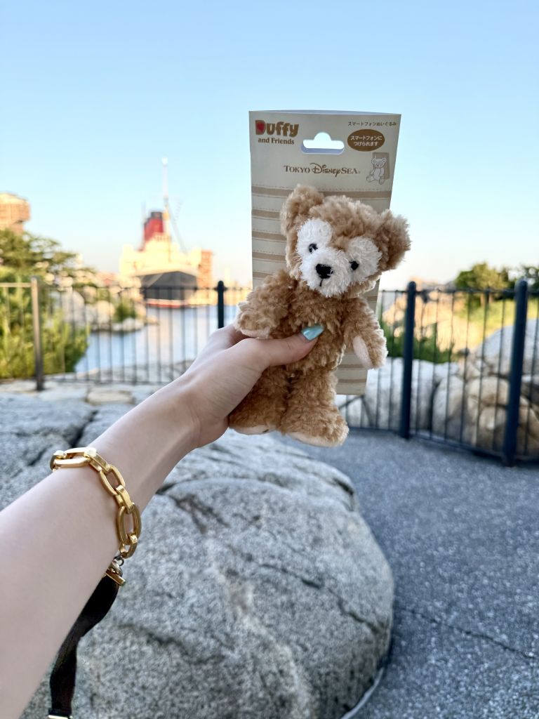 ダッフィーのスマホスタンドが可愛いすぎる♡