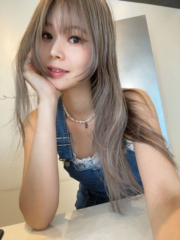 美容師が自宅でセルフカラー♡グレーにイメチェンしたよ