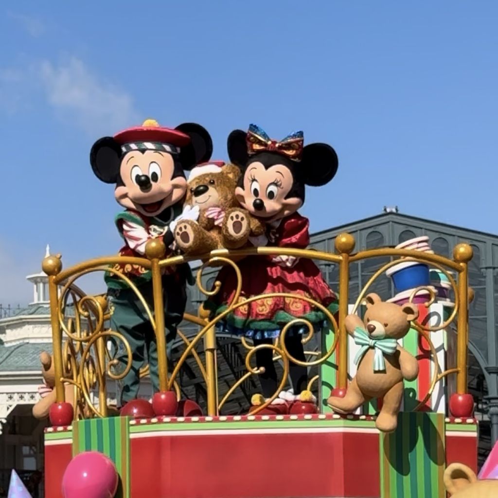 ディズニーランドのクリスマスパレード♡