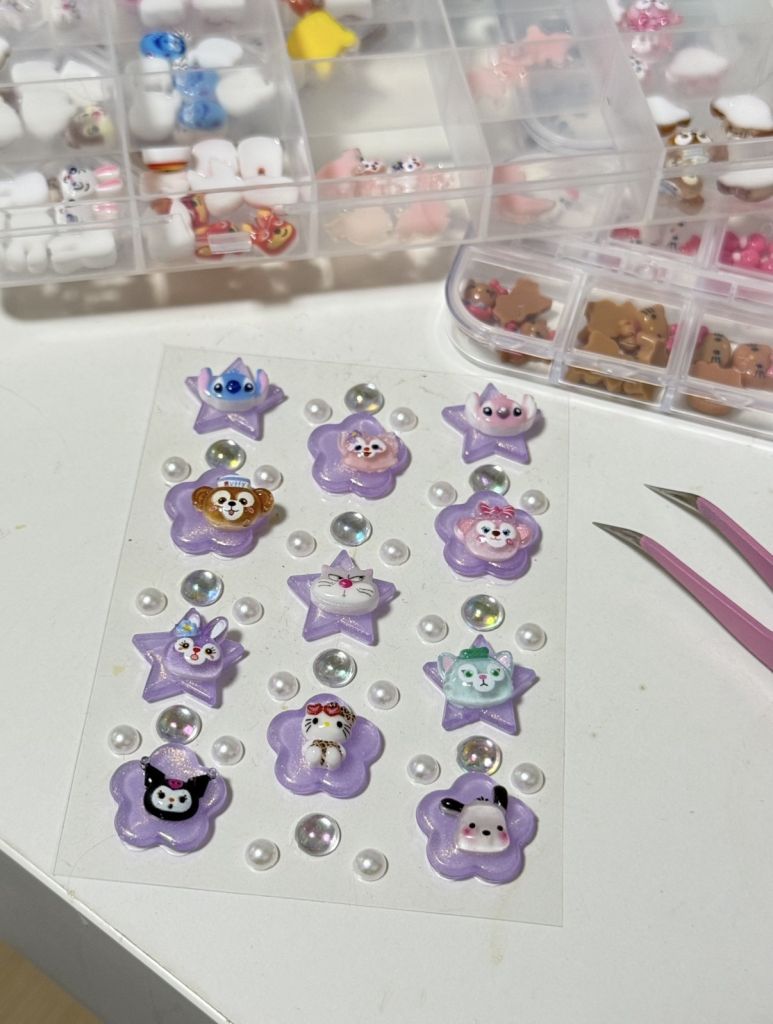 シール帳カスタムの新定番？！キャラクター入り立体シール♡