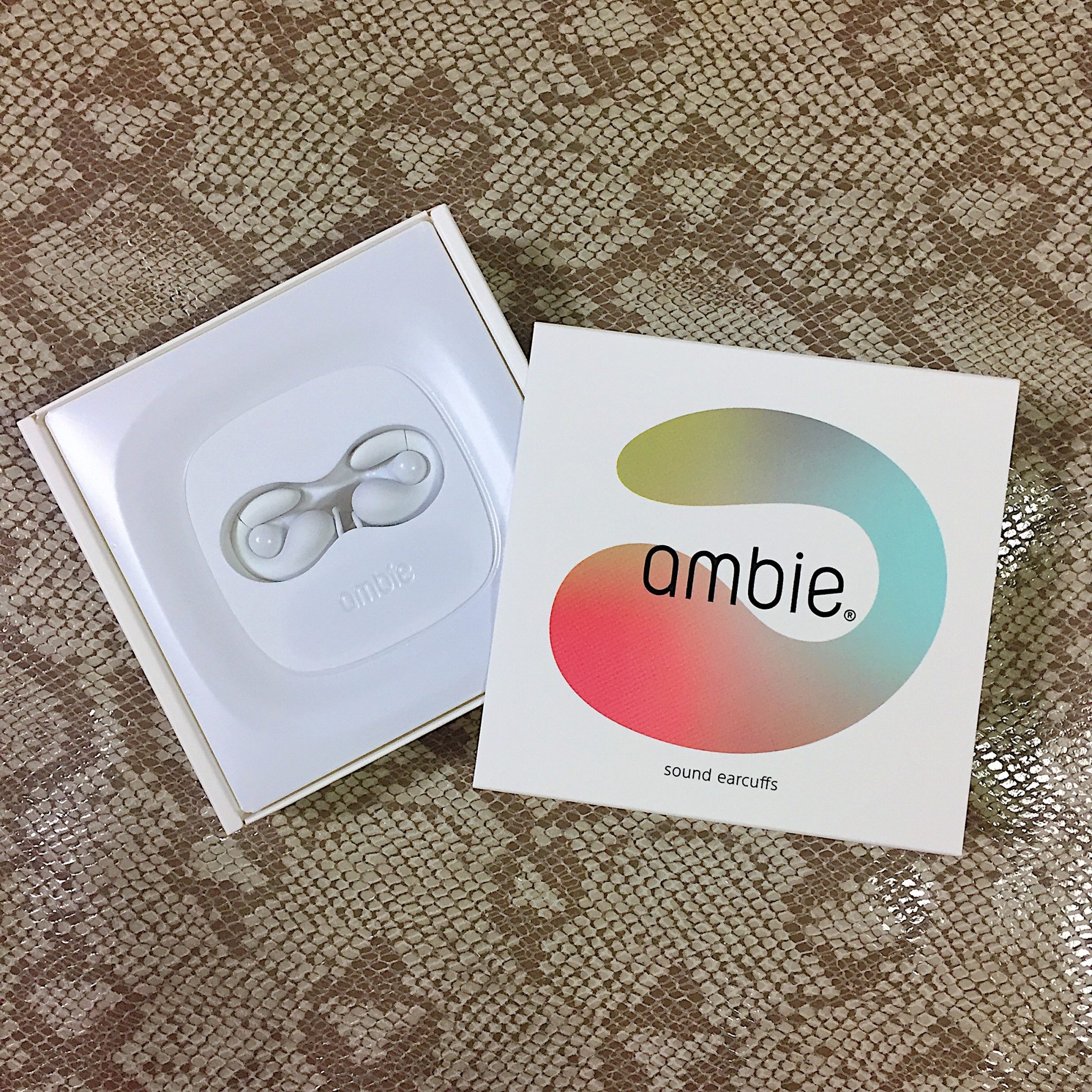 外の音も聞こえる！耳を塞がずに使えるイヤホン♪　#イヤホン