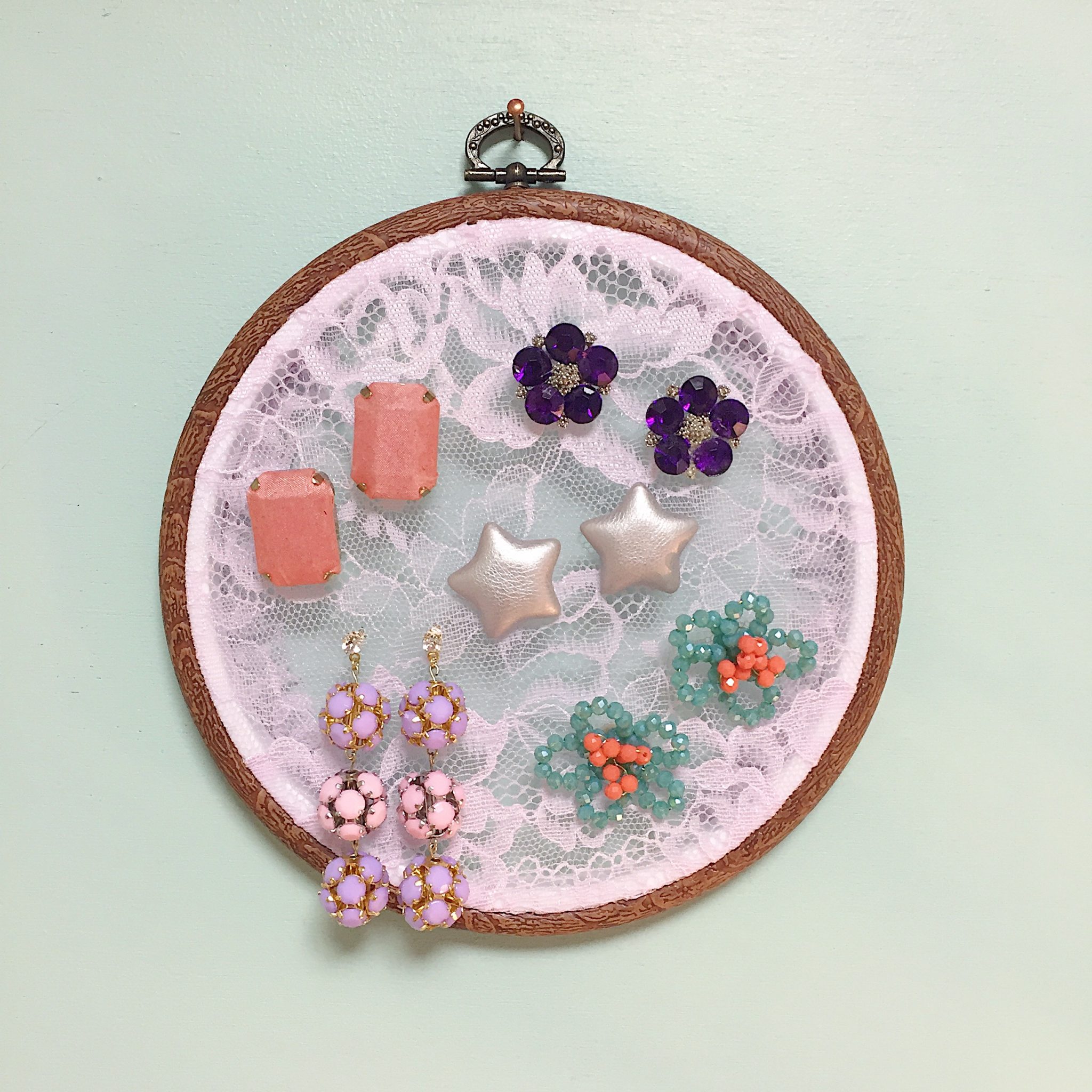 ディスプレイにもおすすめ♡刺繍枠で作れるピアス収納アイテム♡