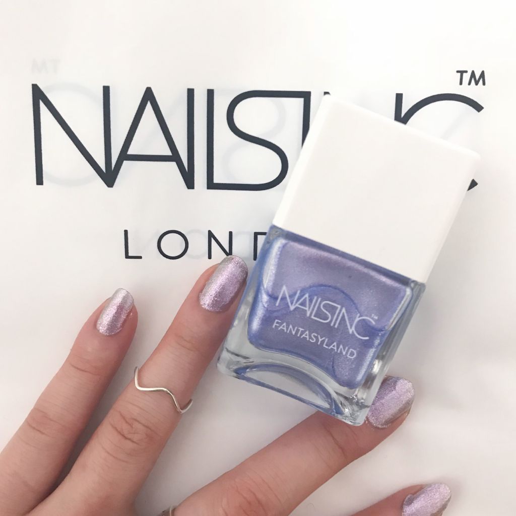 指先から幻想的な煌めきを。#NAILSINC #セルフネイル