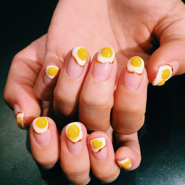 【NEW NAILはとっても美味しそうな目玉焼きネイル！】