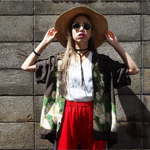 「ハワイアンシャツ」と赤ジャージでちょいダサスタイルに！#OOTD #STYLING