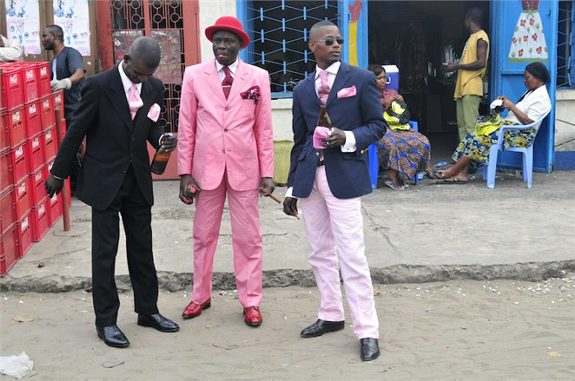 世界一服にお金をかけるコンゴの「サプール」。彼らが何故着飾るか、その理由に感動！
