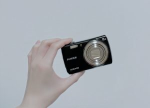 コンパクトデジタルカメラ「FUJIFILM FinePix F200EXR」で写真を撮る