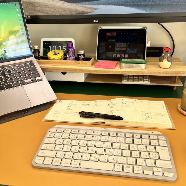 2024年の手帳はどうする？机の空いたスペースを活用できる横型の手帳がおすすめ！LACONIC