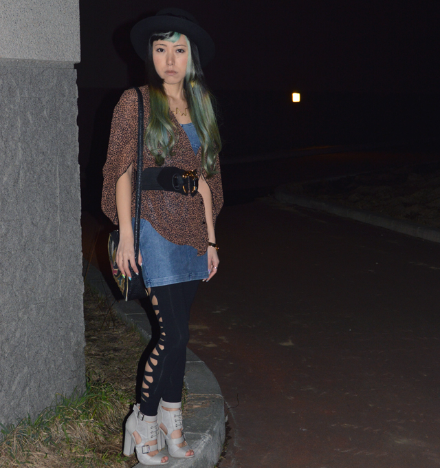 春らしいシフォン素材Topsと肌見せレギンススタイル No.4 #OOTD QUEEN