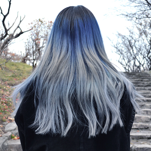 光の反射で色の変化を楽しむグレーヘア #Winterhair  #Grayhair