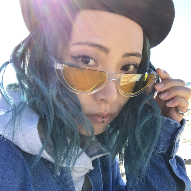 カラーヘアとカラーレンズのコントラスト。私の2018年初サングラス #LA #sunglasses