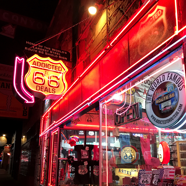 ネオンサインが綺麗なROUTE66の街アリゾナ州ウィリアムズ。アメリカ西部ロードトリップ  #ROUTE66 #williams