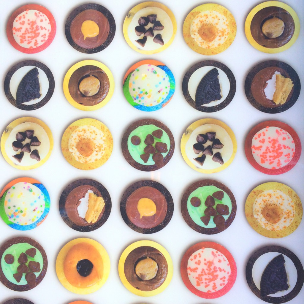 500円玉サイズの #Cupcakes は “Baked by Melissa”で♡ 甘いのが苦手なコもぜひ。 #NY