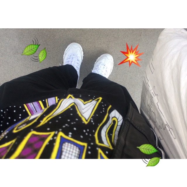 #NYLONマーケット でGETしたダサカワな真っ白のスニーカーを取り入れた #OOTD ♡ #SKECHERS