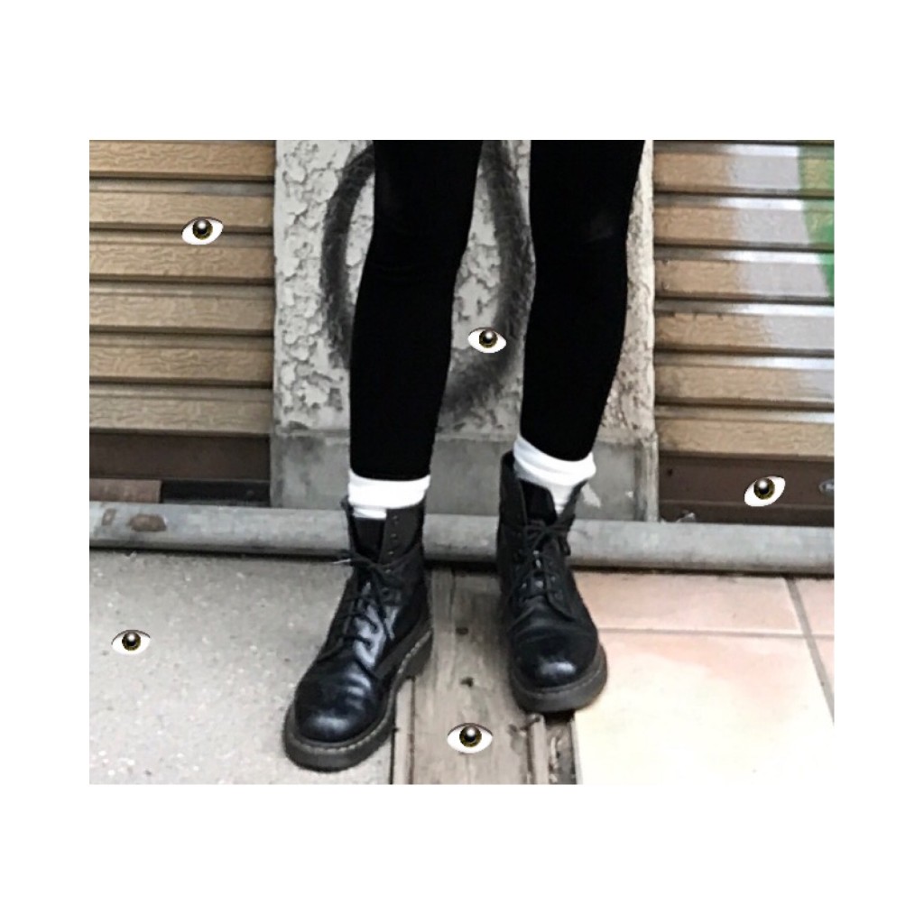 意外と知らない #DrMartens の靴紐を足首でクルッと一周させる方法♡ #BLACKPINK #LISA