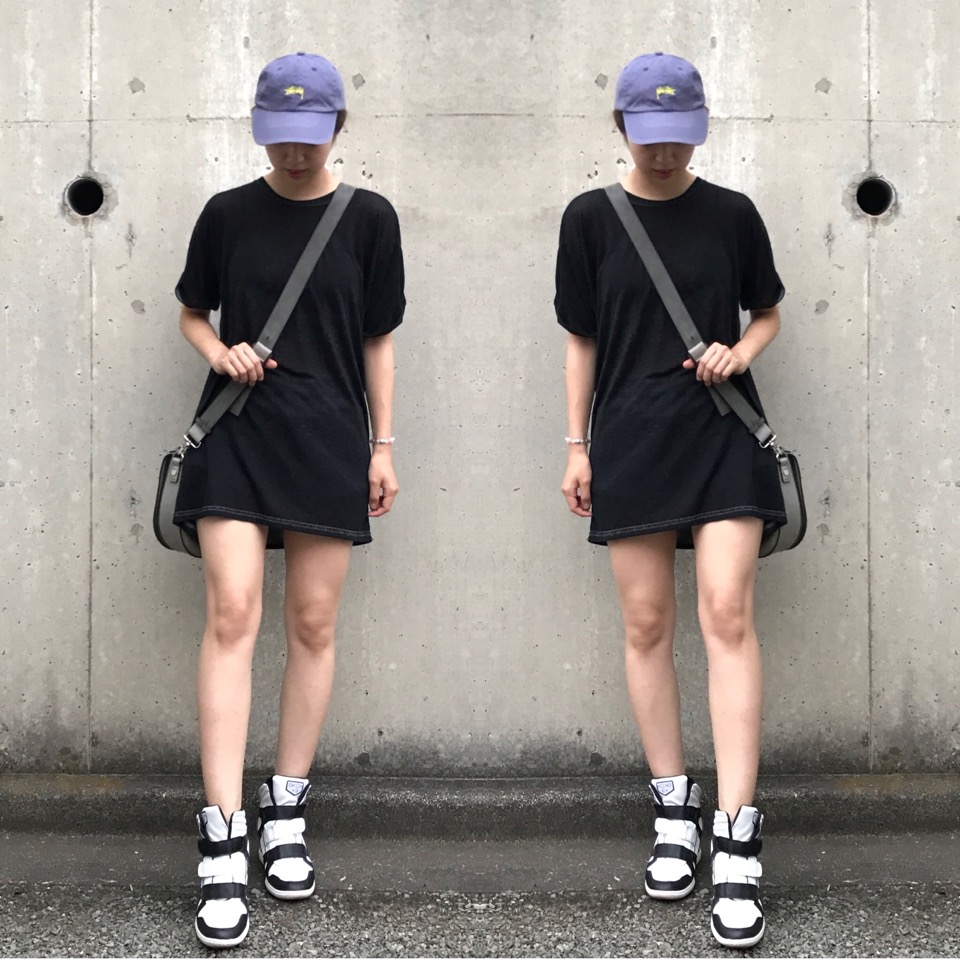 メンズサイズのtシャツをワンピースっぽく着る時に 意外と重要なのが 靴 選び Ootd4nylonjp Nylonブログ ファッション ビューティ カルチャー情報