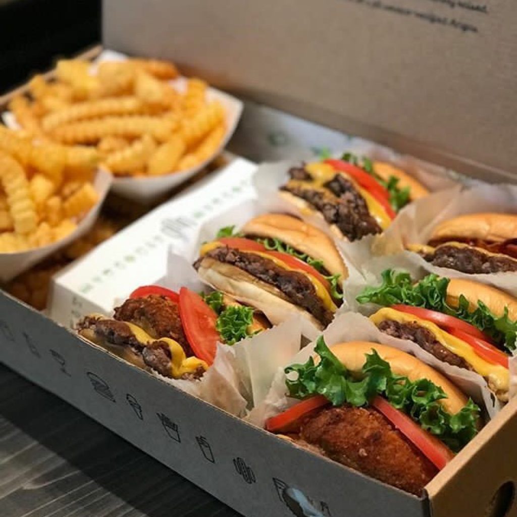 #SHAKESHACK の #Fries (ポテト)をあるMENUと合体して頼んで一緒に食べるとめちゃくちゃ美味しい奇跡が生まれる裏技. #FOODPORN