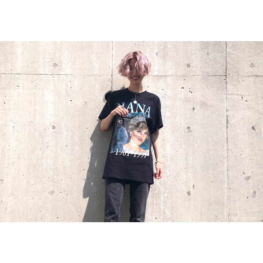 #LONDON のオススメブランド #HomageTees ♡ セレブリティを #ストリート系オタク に着るのが熱い。 #PrincessDiana #OOTD4NYLONJP