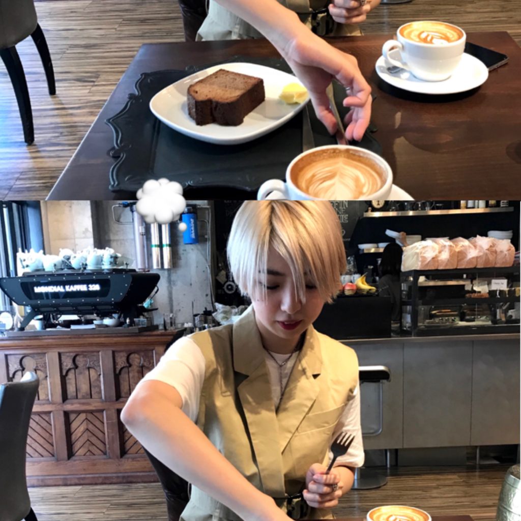 外側をカリカリにトーストした絶品バナナブレッド & カフェラテをどうぞ♡ オススメ #CAFE in #OSAKA !