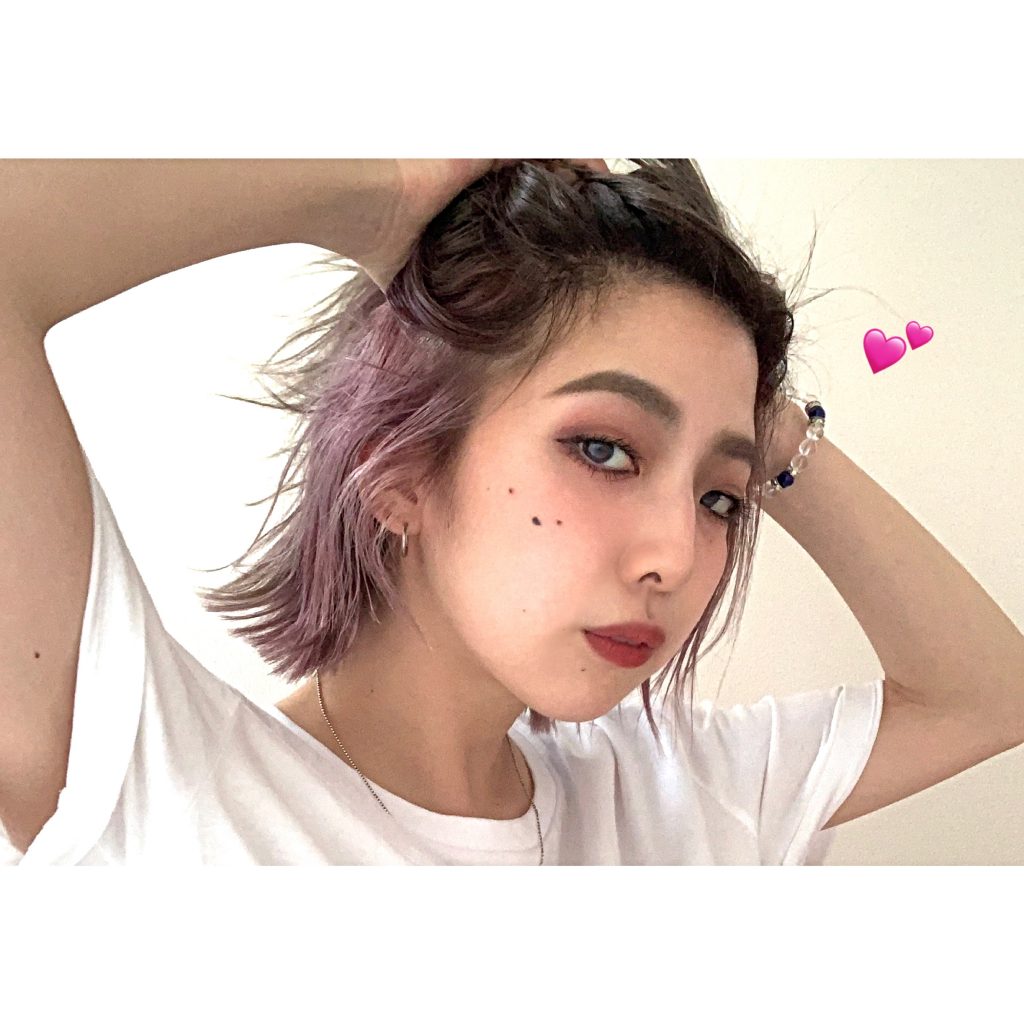 髪が伸びてきたからこそできる GRAY×PINKのツートーンカラーで巻き髪&ヘアアレンジを楽しむ。 #haircolor