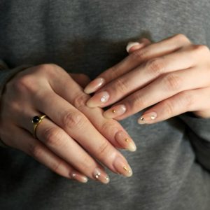 唯一の / 晴れた中庭