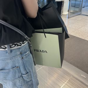 プルプルツヤツヤの唇にしたいよね〜👄💞
