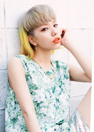 Fashion おしゃれと歌で自分を表現したい Nylon Japan