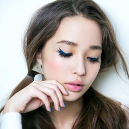 エディターのイチオシメイク：秋の新色でカラーEYE♥