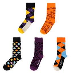 NYLON JAPAN最新号と Happy Socksのソックスがセットになって登場！