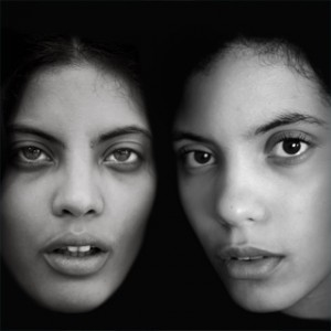 Buena Vista Social Clubの血を引く双子姉妹デュオ、Ibeyiのミステリアスなサウンド