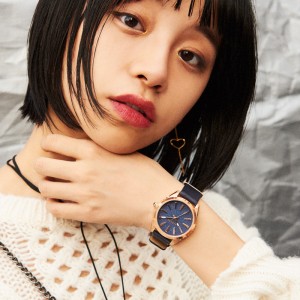 あなたはネイビー派？ ブラック派？  DIESEL WATCHESのハード + フェミニンルック 