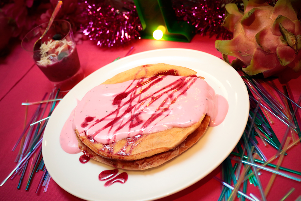 ピンク一色でフォトジェニック♡　レッドピタヤを使ったピンクフードが楽しめる期間限定カフェがオープン