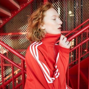 adidasとMOUSSYによる90’sライクなトラックコレクション