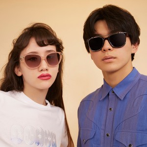 センシュアルなCOACHのサンウェアコレクション