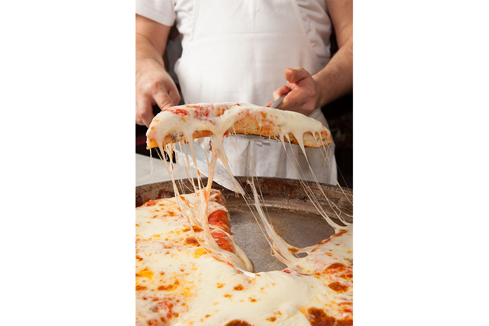 濃厚チーズ＆厚さ3cmのピザが特徴♡　老舗ピッツェリア スポンティーニ